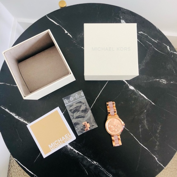 Michael Kors pink & gold watch (BNWOT) - Picture 6 of 7